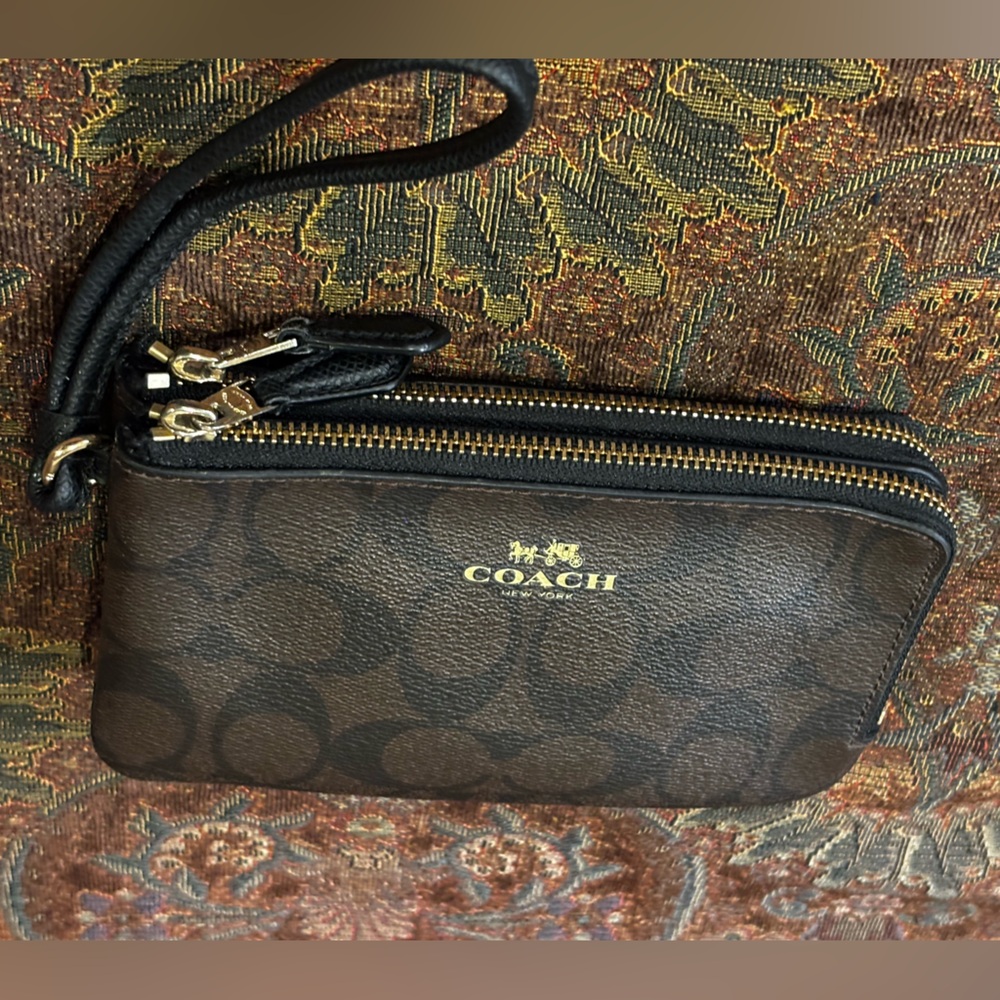 Coach double black and Brown Wristlet with Gold Accents#6x4)